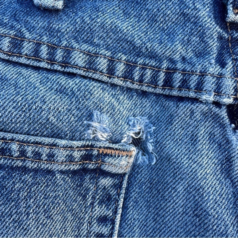 Vintage Distressed Wrangler Jeans | Tagged Men’s 34x32 | Fits Women’s 10/12 - Picture 14 of 16